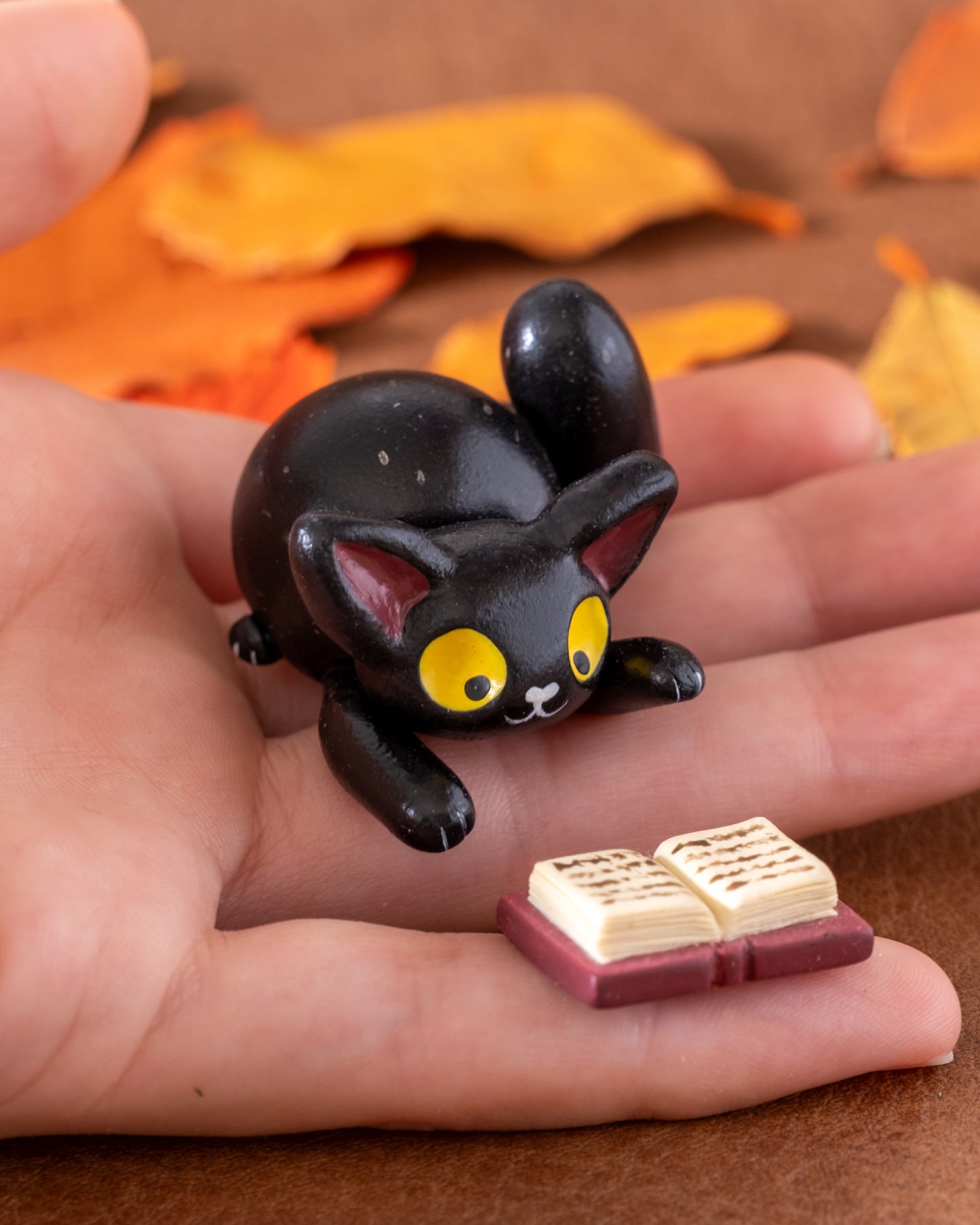 Black Cat Figurine in Polymer Clay (2)